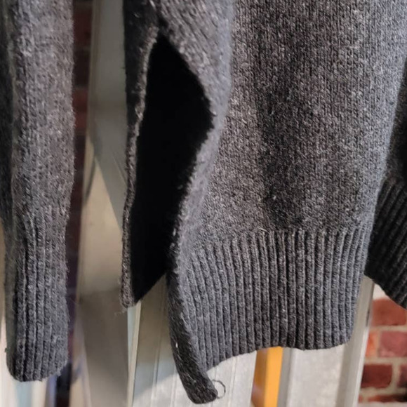 H&M Dark Grey Long sleeve Turtleneck Sweater Size Medium - Picture 4 of 8